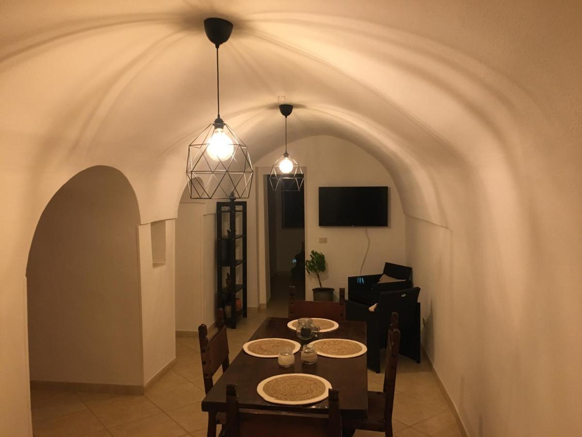 Trulli Pinnacoli * Locorotondo