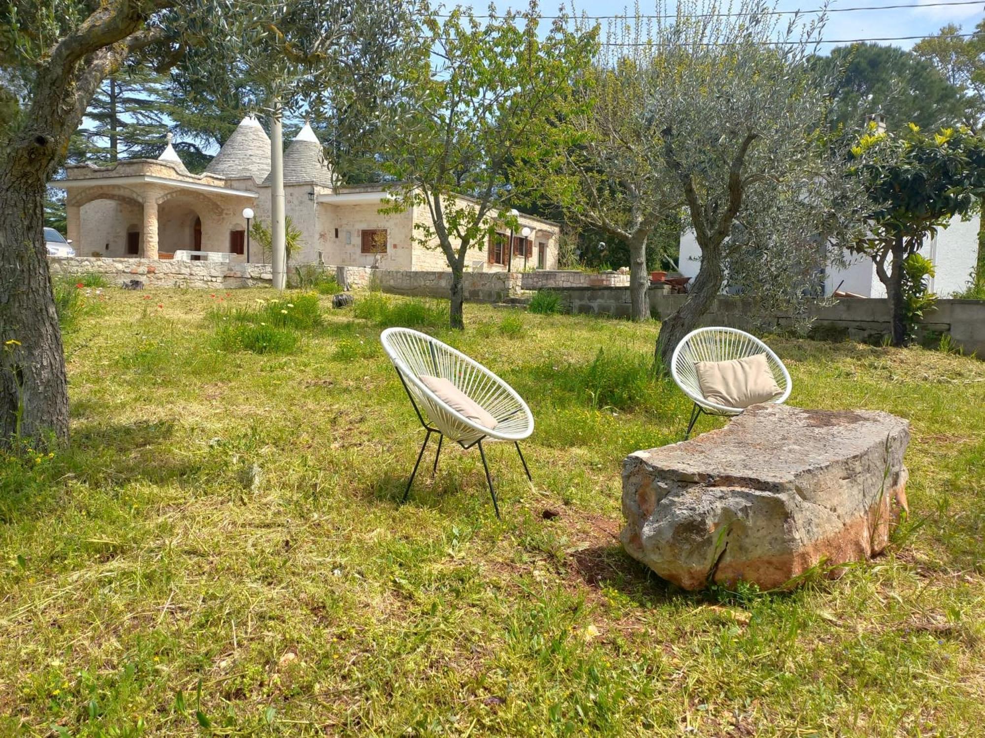 Trulli Pinnacoli * Locorotondo